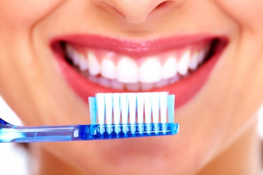 Dientes orgánicos de SASO que blanquean las cremas dentales Crystal Anti Cavity colorido